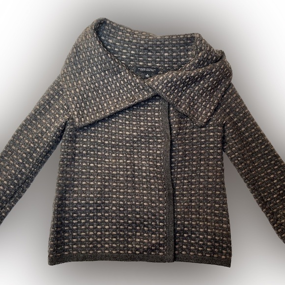 Wool Blend Banana Republic Sweater in Excellent Condition - Picture 2 of 6